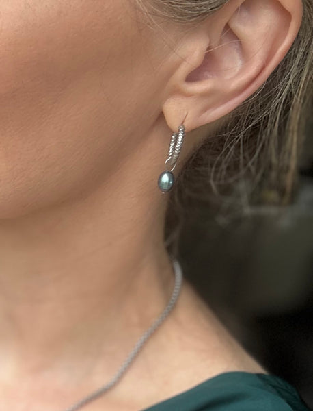 Luxe Pearl Hoops (dark)