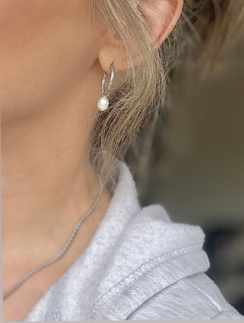 Luxe Pearl Hoops (white)