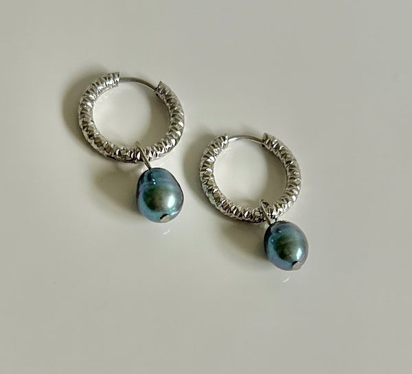 Luxe Pearl Hoops (dark)