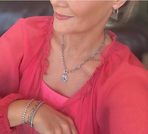 Coin On Timeless Edge Chain (silver)