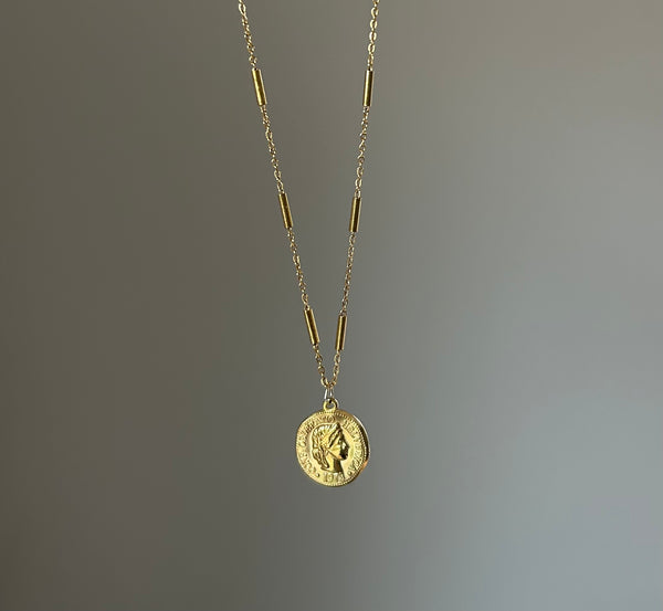 Coin with slim chain Gold