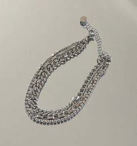 Amazing Triple Strand Bracelet Silver.